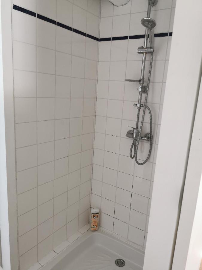 Maisondeville_Le_Cent_Un Angoulême Buitenkant foto