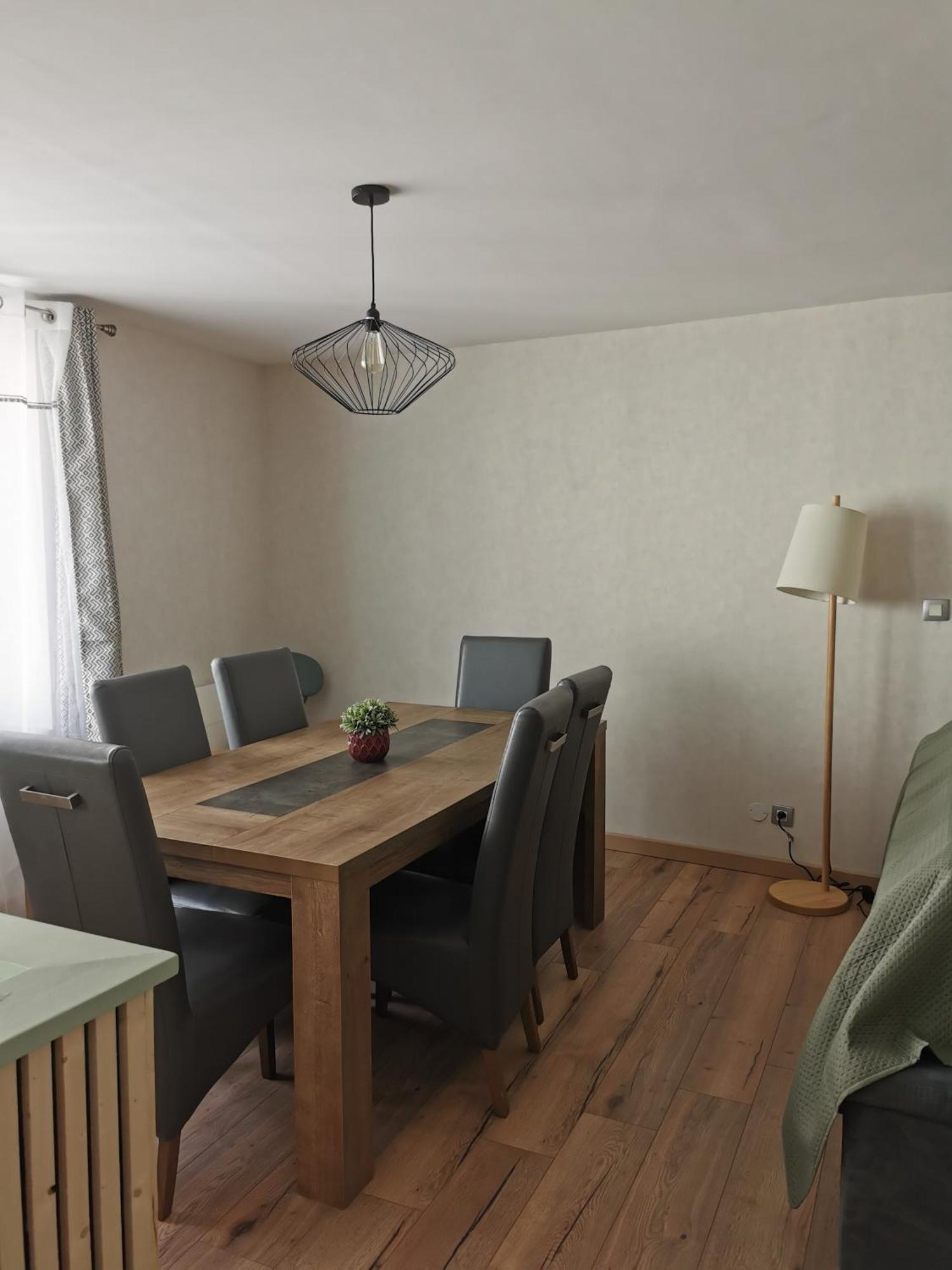 Maisondeville_Le_Cent_Un Angoulême Buitenkant foto