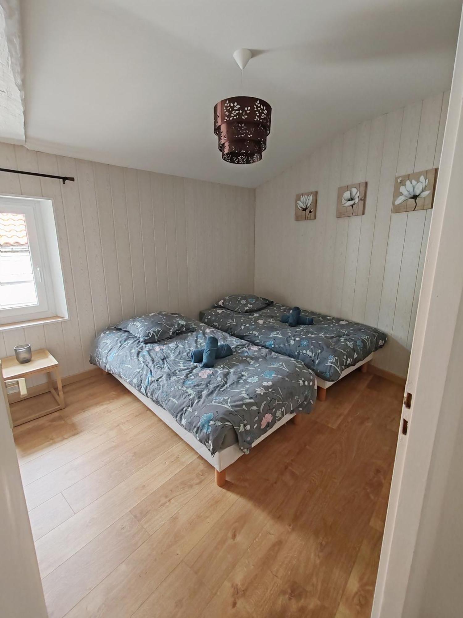 Maisondeville_Le_Cent_Un Angoulême Buitenkant foto